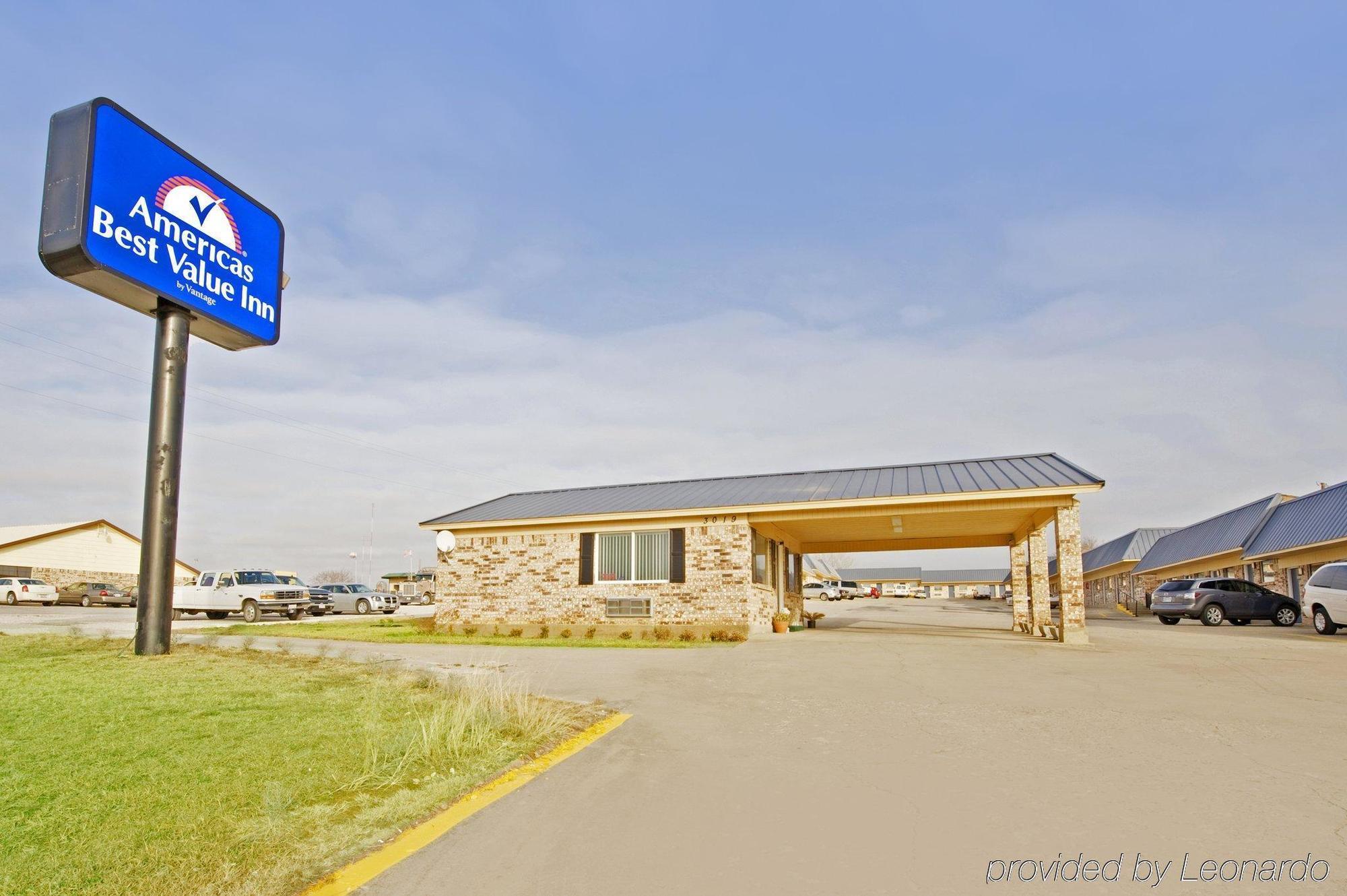 Americas Best Value Inn Gainesville Tx Exterior photo