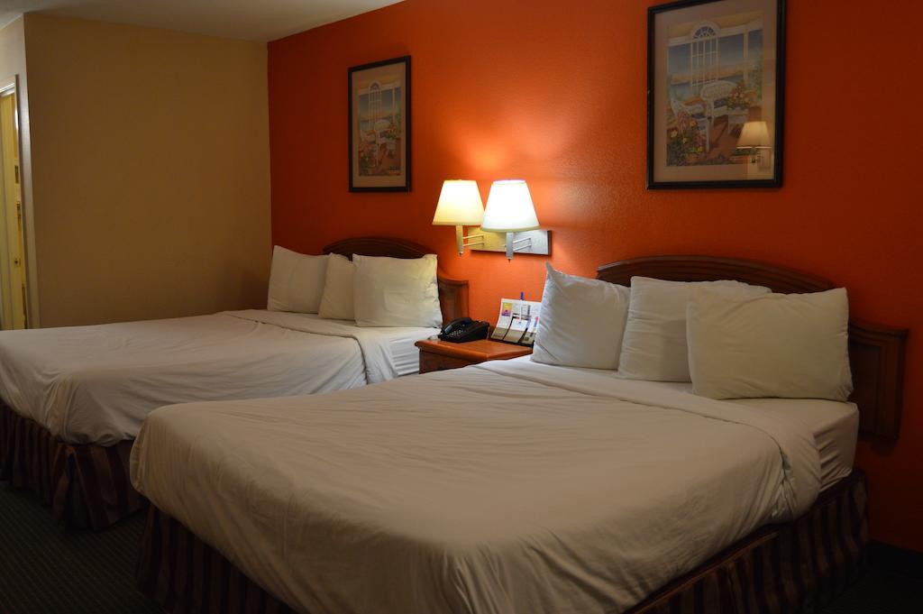 Americas Best Value Inn Gainesville Tx Room photo